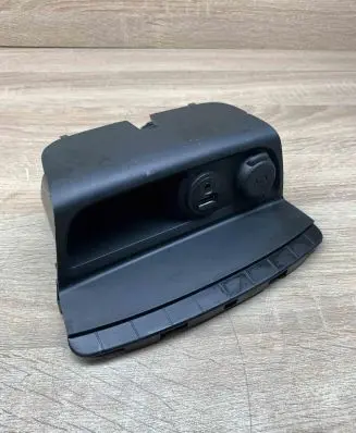 Peugeot 208 I USB socket connector 1174142X 9674655277