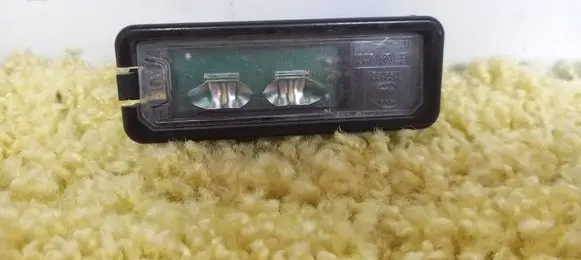 Volkswagen PASSAT B6 Number plate light 420943021