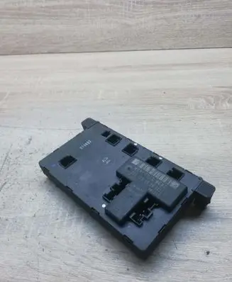 Mercedes-Benz C W203 Door control unit/module 2038205526