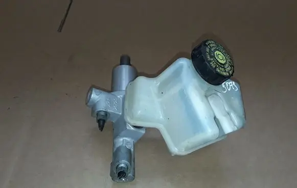 Mercedes-Benz C W204 Master brake cylinder A2044300002 03350890051