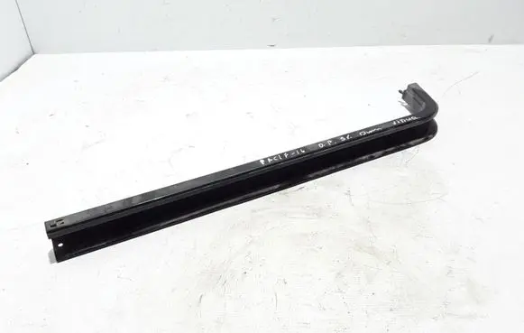 Chrysler Pacifica Sliding door middle roller runner 68186026AA
