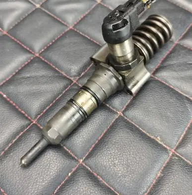 Volkswagen PASSAT B6 Fuel injector 03G130073T 021102