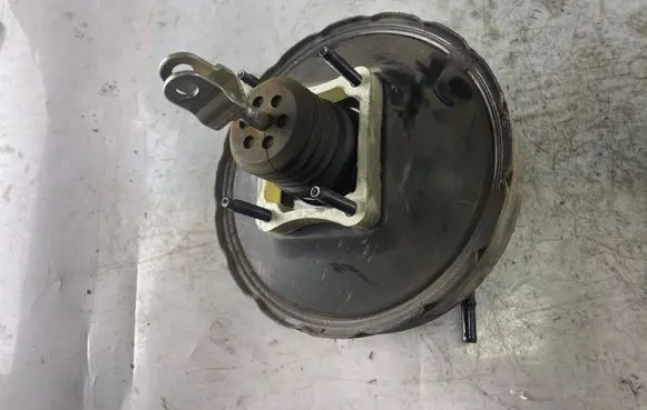 Hyundai Matrix Brake booster