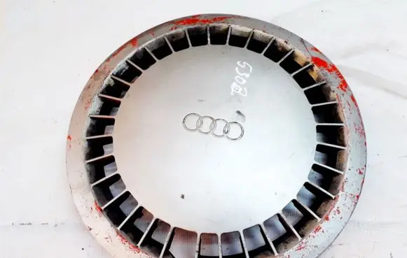 Audi 100 200 5000 C3 R14 wheel hub/cap/trim 443601147A 443601147B