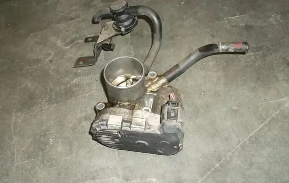 Seat Ibiza II (6k) Throttle valve 030133062C