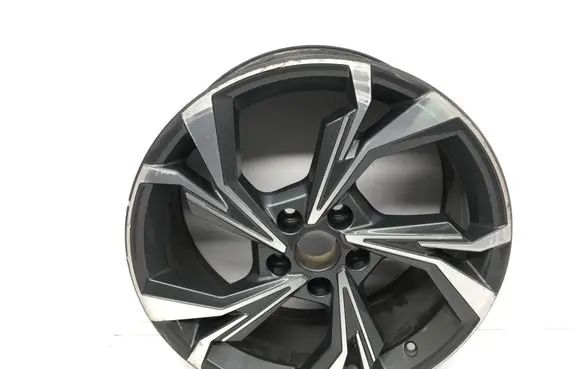 Audi A3 8Y R18 alloy rim 8Y0601025H ET46 E80JX18H2N