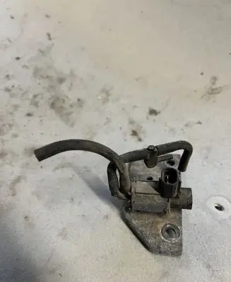 Mitsubishi L200 Vacuum valve 