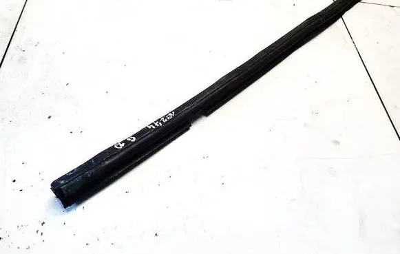 Opel Insignia A Rubber seal rear door 