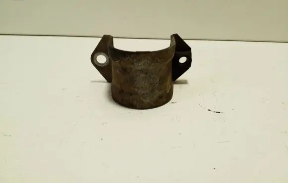 BMW X3 E83 Sway bar bush bracket, front 