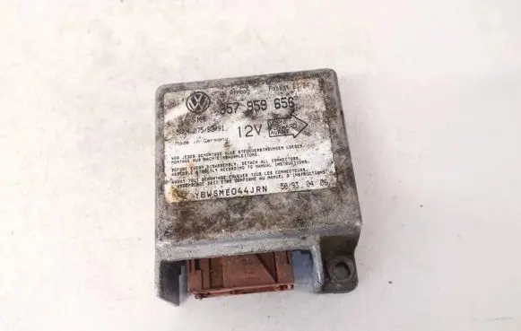 Volkswagen PASSAT B3 Airbag control unit/module 357959656 5WK4075