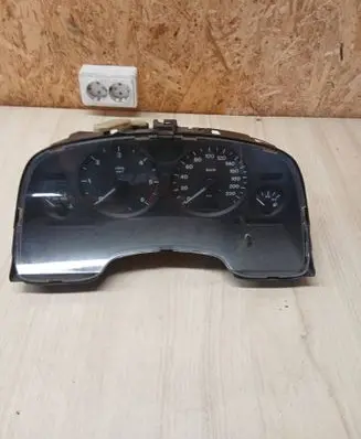 Speedometer (instrument cluster)