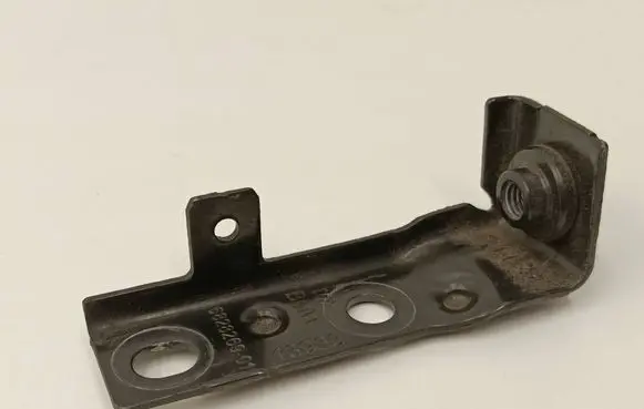Other engine bay part