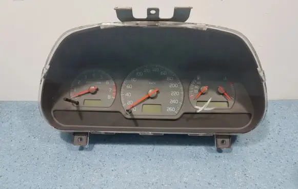 Volvo S40, V40 Speedometer (instrument cluster) 30857575
