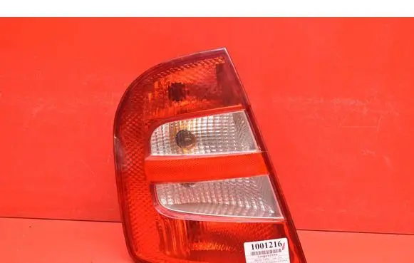 Skoda Fabia Mk1 (6Y) Rear/tail lights 6Y6945111B