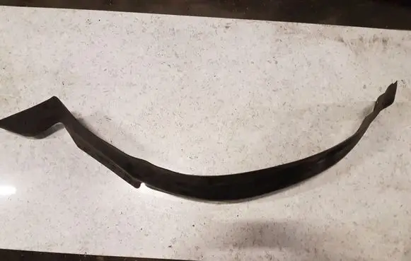 Land Rover Discovery Front wheel arch liner splash guards