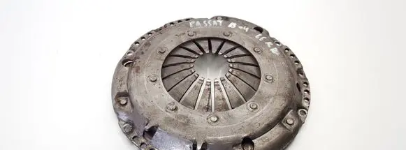 Volkswagen PASSAT B4 Pressure plate 3082231031