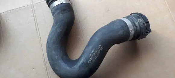 Audi Q5 SQ5 Engine coolant pipe/hose 8R0121101C