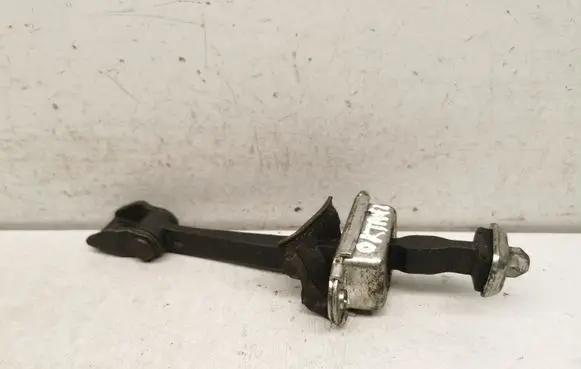 Skoda Octavia Mk2 (1Z) Front door check strap stopper 1Z0837240
