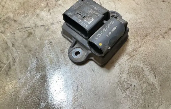 Mercedes-Benz Sprinter W906 Glow plug pre-heat relay A6519000900 11013013001
