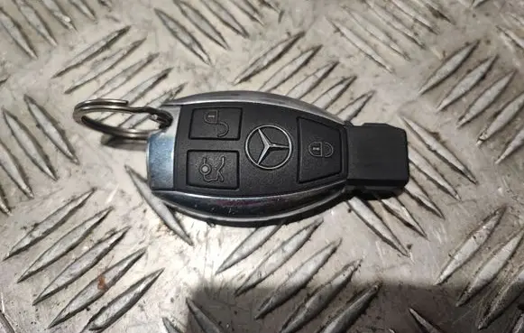 Mercedes-Benz C W205 Ignition key/card RAKTAS2
