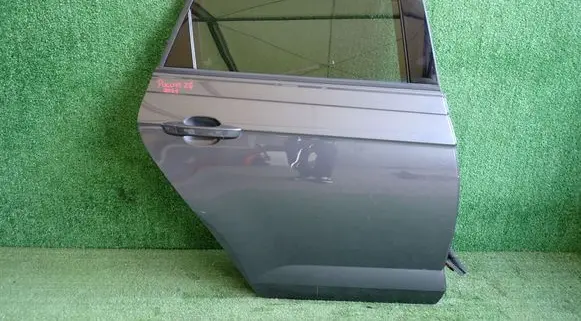 Volkswagen Polo VI Rear door 