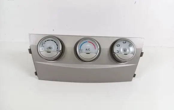 Toyota Camry Air conditioner control unit module 55900-06280