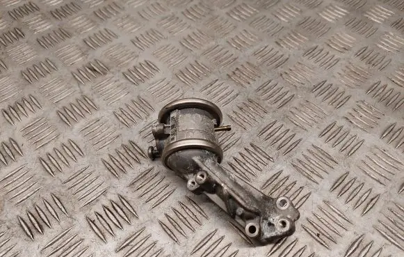 Audi Q7 4M EGR valve 06E131102G