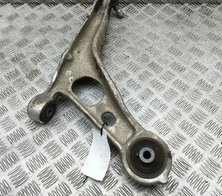 Nissan Qashqai J12 Front lower control arm/wishbone 545016UA0A