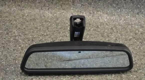 BMW 5 E60 E61 Rear view mirror (interior) 8213058
