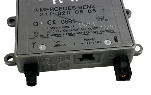 Mercedes-Benz E W211 Antenna control unit 2118200885 09701212 022019