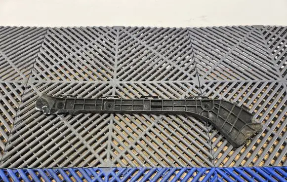 Toyota Prius (XW30) Rear bumper mounting bracket 5257547020 52575 47020