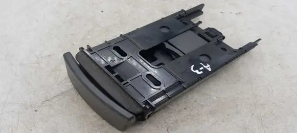 Cup holder front