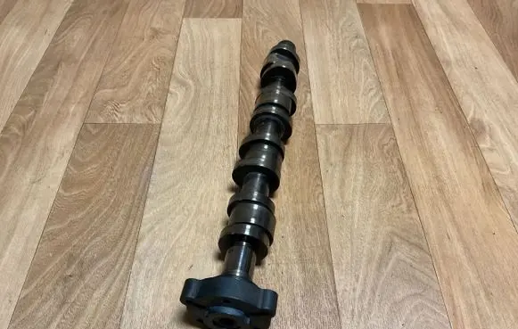 Volkswagen PASSAT B6 Camshaft AG7
