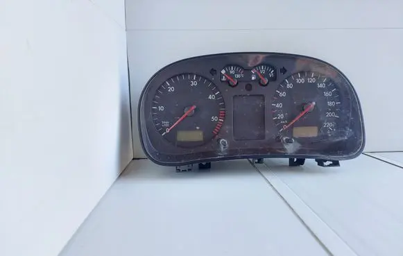 Volkswagen Golf IV Speedometer (instrument cluster) 1J0919880D