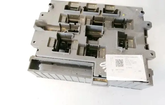 BMW 3 E90 E91 Fuse box set 911944605 9119446-05