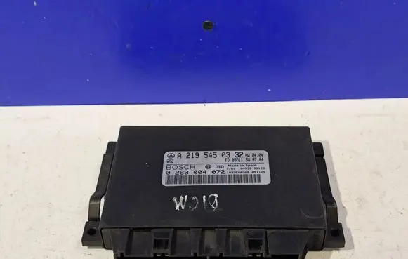 Mercedes-Benz CLS C219 Parking PDC control unit/module A2195450332 0263004072