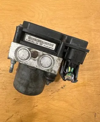 Peugeot Expert ABS Pump 0265800696 88404N0560