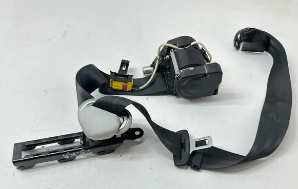 Volkswagen Transporter - Caravelle T5 Front seatbelt 34099979 65710 7E0857805