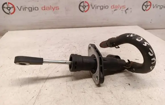 Hyundai Tucson JM Clutch master cylinder 72128