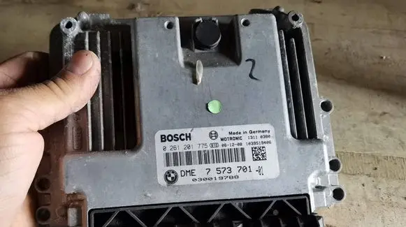Mini One - Cooper Coupe R56 Engine control unit/module 0261201775 7573701 030019788