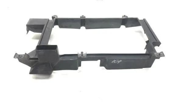 Volkswagen Polo II 86C 2F Radiator support slam panel bracket 867121284D