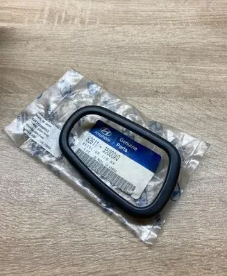 Hyundai Sonata Front door interior handle trim 8261135000AQ
