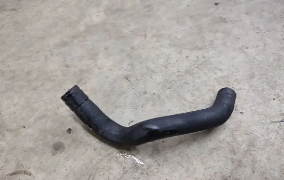 Toyota Avensis T250 Engine coolant pipe/hose