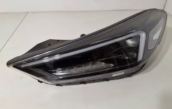 Hyundai Tucson TL Headlight/headlamp 92101-D7700