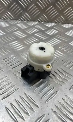 Volvo S60 Ignition lock contact 8645228