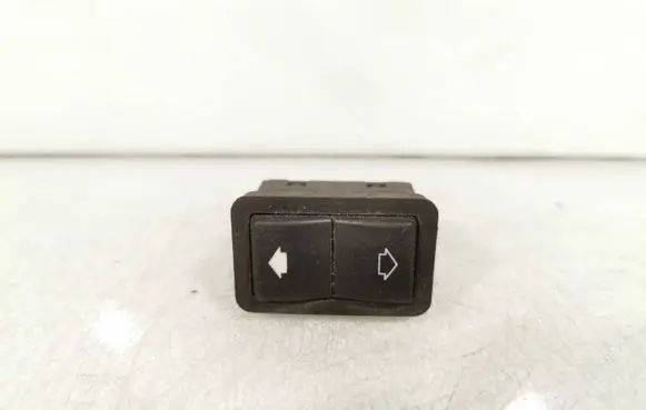 BMW 5 E39 Electric window control switch 8368974