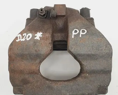 Volkswagen Multivan T5 Front brake caliper 7H0106E