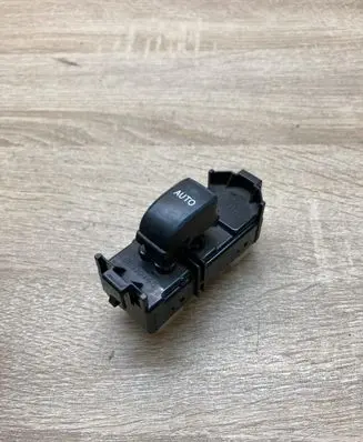 Toyota Corolla E120 E130 Electric window control switch 8403013031 514746