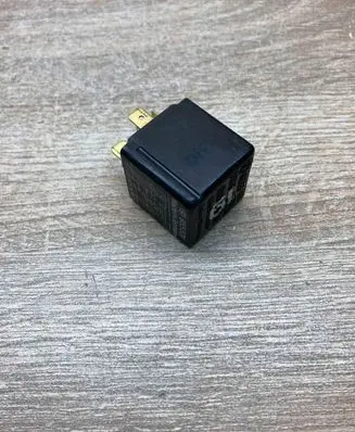 Volkswagen Golf III Other relay 191955531
