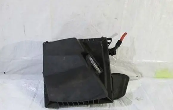 Opel Astra J Air filter box 
